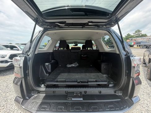 Used 2021 Toyota 4Runner SR5 AWD/4WD image 19