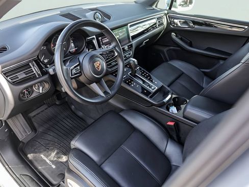 Used 2024 Porsche Macan AWD/4WD image 13