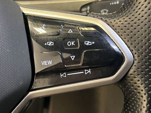 Used 2023 Volkswagen Tiguan SE R-Line FWD image 21