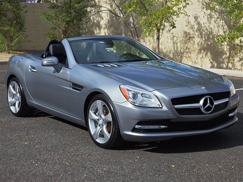 Used 2012 Mercedes-Benz SLK 350 image 2