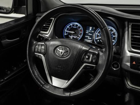 Used 2016 Toyota Highlander Limited Platinum AWD/4WD image 22