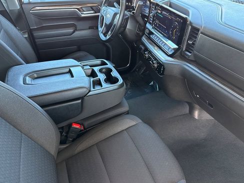 Used 2025 Chevrolet Silverado 1500 LT image 24