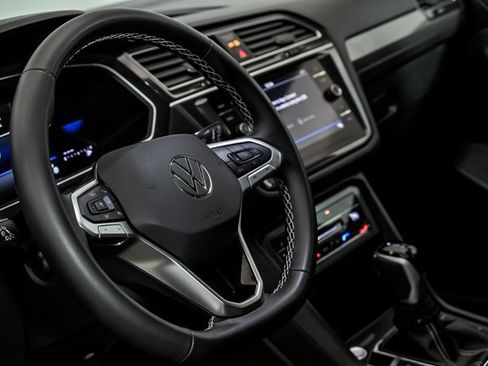 Certified 2024 Volkswagen Tiguan SE image 15