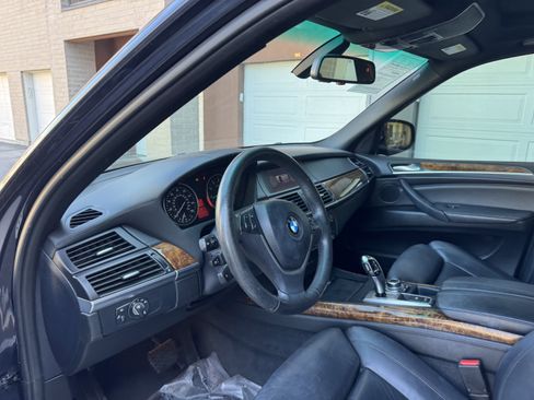 Used 2010 BMW X5 xDrive30i image 12