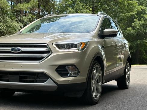 Used 2018 Ford Escape Titanium w/ Ford Safe & Smart Package FWD image 1