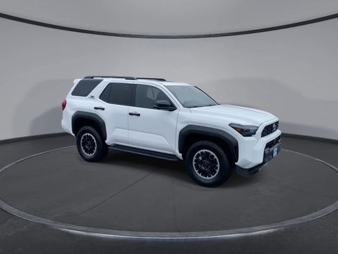 Certified 2025 Toyota 4Runner TRD Off-Road Premium image 2