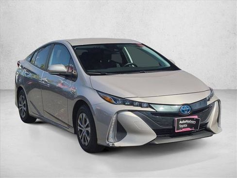 Used 2022 Toyota Prius Prime LE FWD image 3