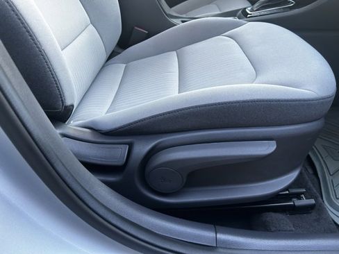 Used 2022 Hyundai Ioniq SE image 15