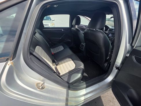 Used 2018 Volkswagen Passat 3.6 FWD image 14