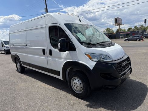 Used 2023 RAM ProMaster 2500 FWD image 2