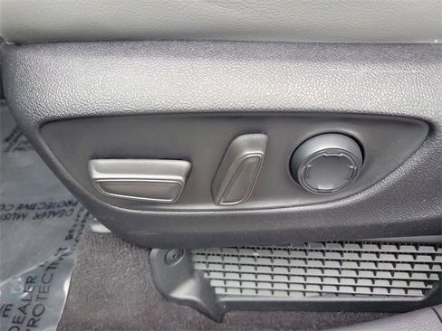 Used 2022 Toyota Sienna XLE image 18