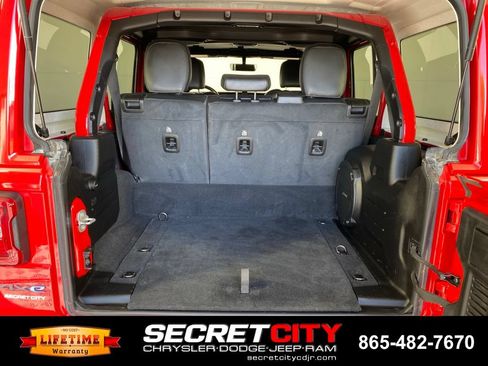 Used 2023 Jeep Wrangler Unlimited Rubicon 4xe w/ Cold Weather Group AWD/4WD image 30