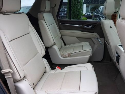 Used 2022 GMC Yukon Denali w/ Denali Premium Package AWD/4WD image 22