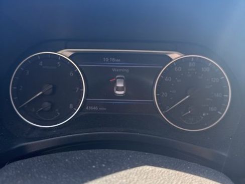 Used 2023 Nissan Sentra SV w/ SV Premium Package image 17