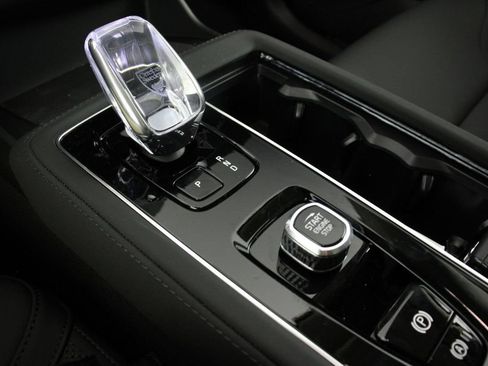 New 2026 Volvo XC90 B5 Core AWD/4WD image 7
