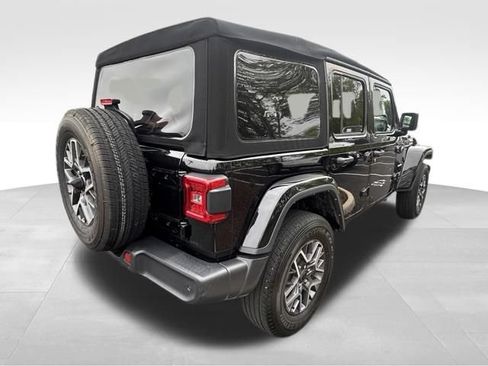 Used 2024 Jeep Wrangler Unlimited Sahara w/ Technology Group AWD/4WD image 7