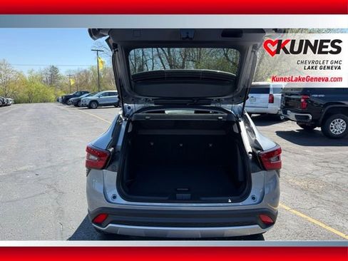 New 2026 Chevrolet Trax LT FWD image 22