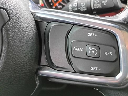 Used 2020 Jeep Wrangler Unlimited Sahara AWD/4WD image 20