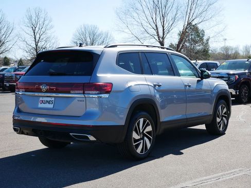 Used 2025 Volkswagen Atlas SE AWD/4WD image 10