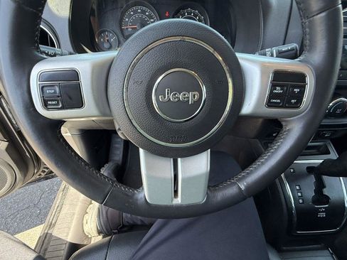 Used 2017 Jeep Compass Sport FWD image 14