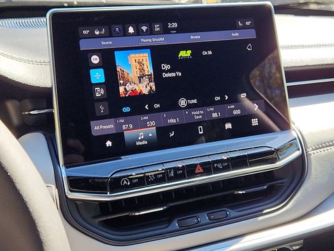 New 2026 Jeep Compass Limited image 11