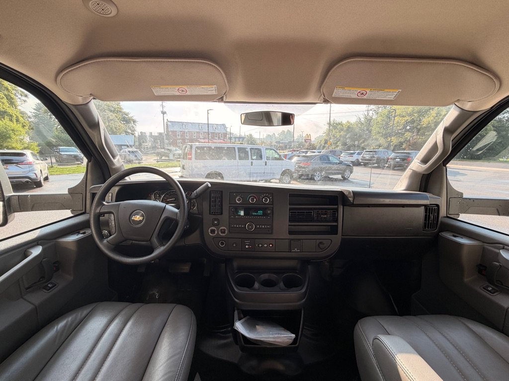 Used 2025 Chevrolet Express 4500 Extended w/ Power Convenience Package RWD image 14