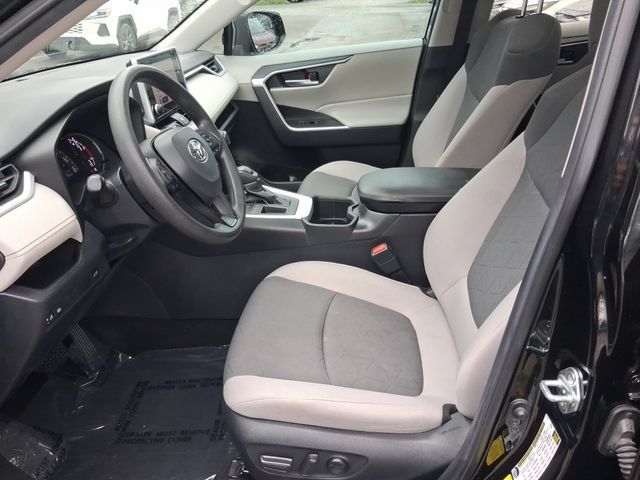 Used 2023 Toyota RAV4 XLE w/ Convenience Package FWD image 11