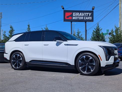 Used 2025 Cadillac Escalade IQ Sport 2 image 5