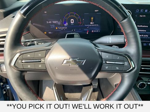 Used 2025 Chevrolet Traverse RS FWD image 15