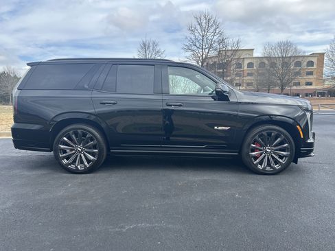 Used 2026 Cadillac Escalade V image 10