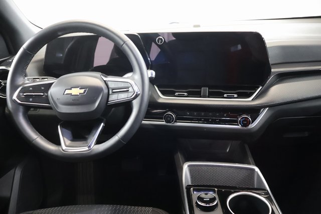 Used 2026 Chevrolet Equinox LT AWD/4WD image 12
