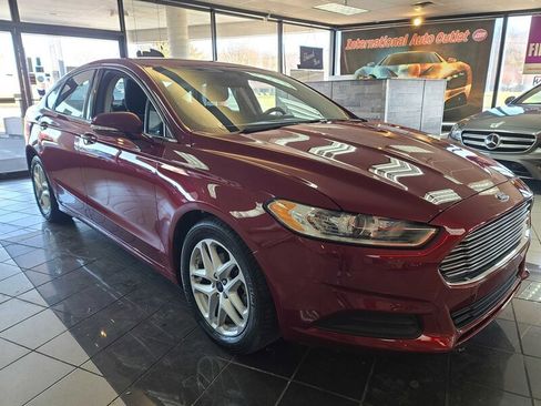 Used 2014 Ford Fusion SE image 4