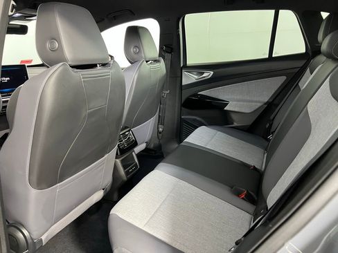 Used 2025 Volkswagen ID.4 Pro image 27