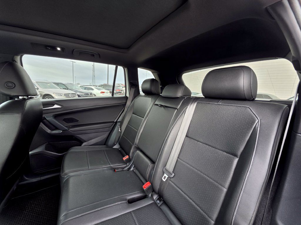 Used 2019 Volkswagen Tiguan SEL R-Line AWD/4WD image 21