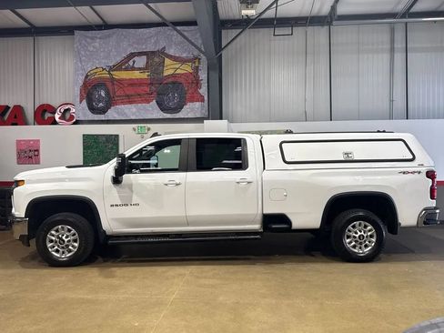 Used 2021 Chevrolet Silverado 2500 LT w/ Convenience Package AWD/4WD image 4