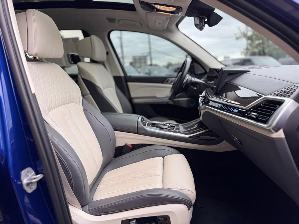 Used 2023 BMW X7 M60i w/ Executive Package AWD/4WD image 31
