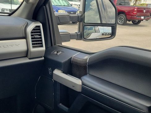 Used 2021 Ford F250 Lariat w/ Lariat Value Package AWD/4WD image 13