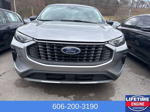 Used 2024 Ford Escape Active w/ Cold Weather Package FWD image 3