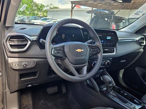 Used 2025 Chevrolet TrailBlazer LT AWD/4WD image 15