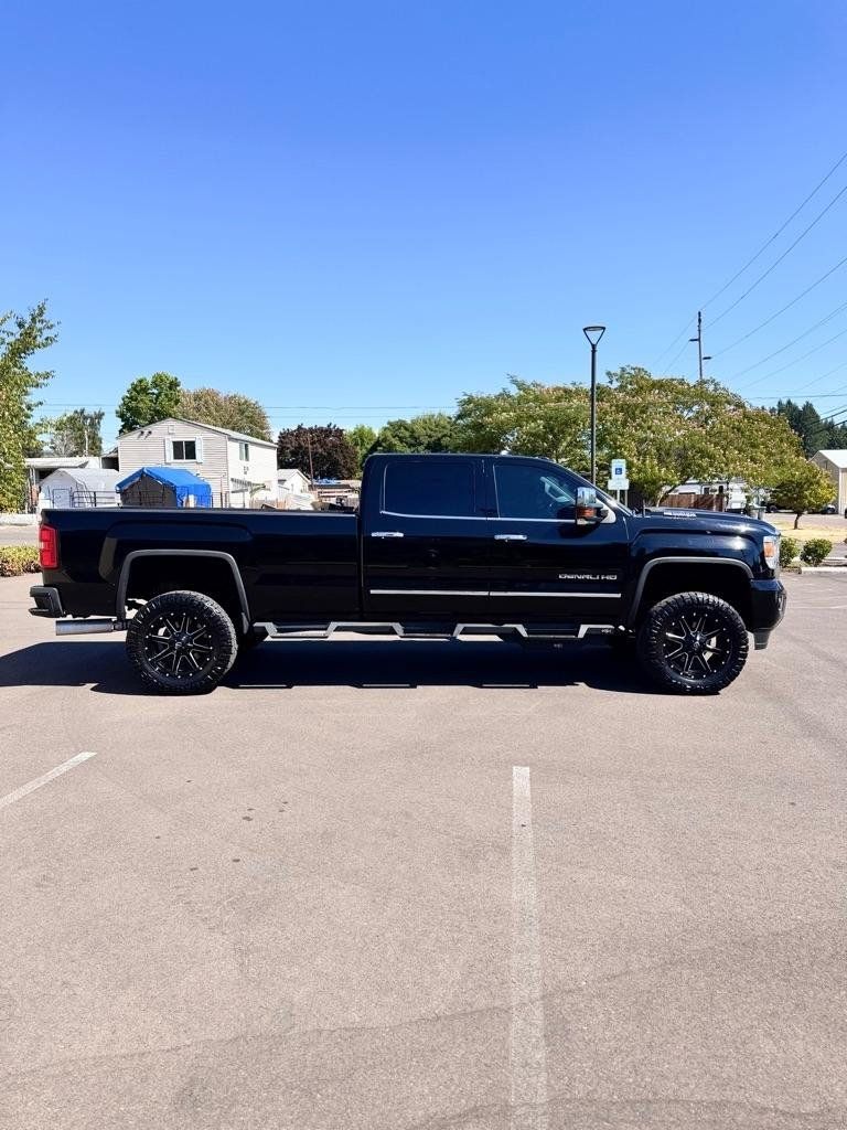 Used 2019 GMC Sierra 3500 Denali w/ Duramax Plus Package AWD/4WD image 4
