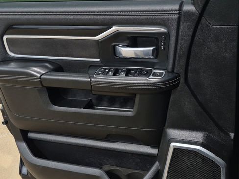 Used 2022 RAM 2500 Laramie AWD/4WD image 16