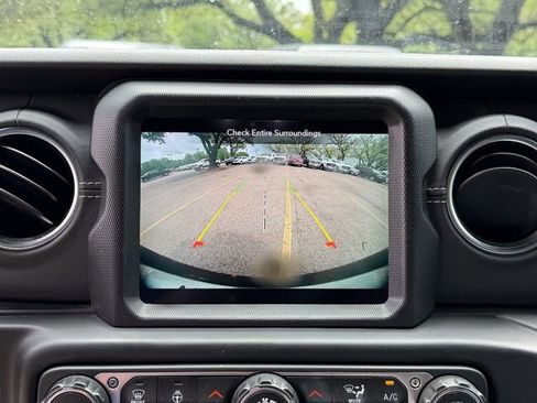 Used 2023 Jeep Wrangler Sahara w/ Cold Weather Group AWD/4WD image 16