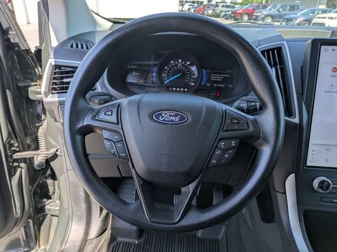 Used 2023 Ford Edge SE w/ Black Appearance Package AWD/4WD image 9
