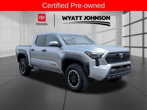 Certified 2025 Toyota Tacoma TRD Off-Road AWD/4WD image 7