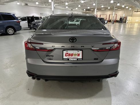Used 2026 Toyota Camry SE image 7
