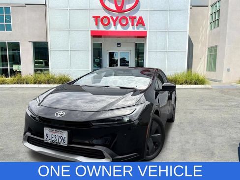 Certified 2024 Toyota Prius Prime FWD image 3