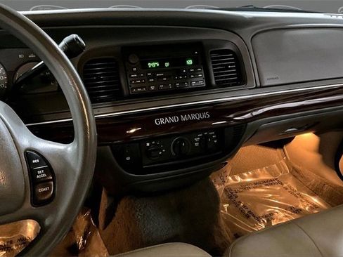 Used 2003 Mercury Grand Marquis GS image 28
