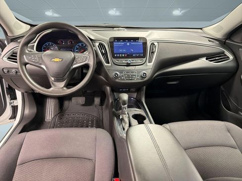 Used 2025 Chevrolet Malibu LT FWD image 26