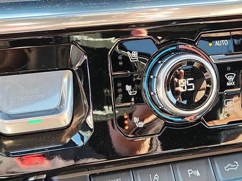 New 2026 GMC Sierra 3500 Denali Ultimate w/ LPO, Black Badging Package AWD/4WD image 16