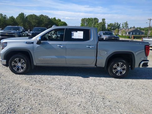 Used 2025 GMC Sierra 1500 SLT AWD/4WD image 7